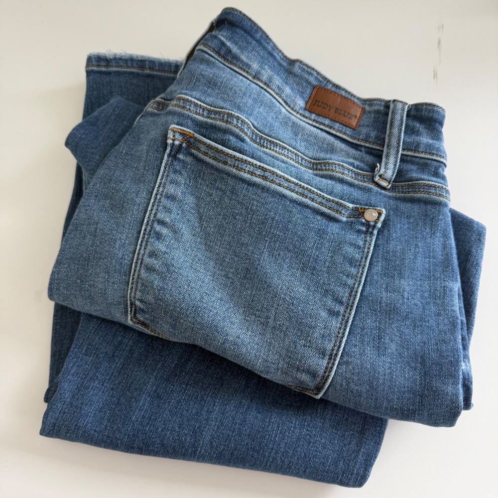 Judy Blue Boyfriend Fit Jeans 18W Medium Wash Raw Hem JB82277MD-PL